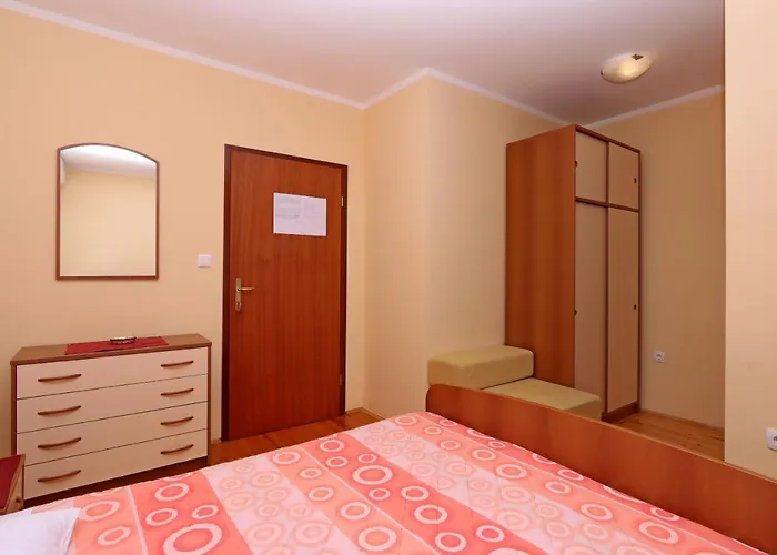Pensionat Double 5299b 3*